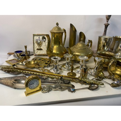 103 - Selection of assorted metalware.