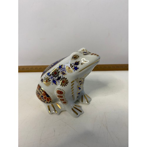 138 - Royal Crown Derby Imari dragon paperweight and a Crown Derby style Imari pattern frog