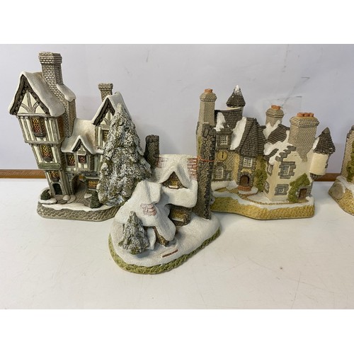 164 - Collection of 5 x David Winter large size Christmas and winter houses.