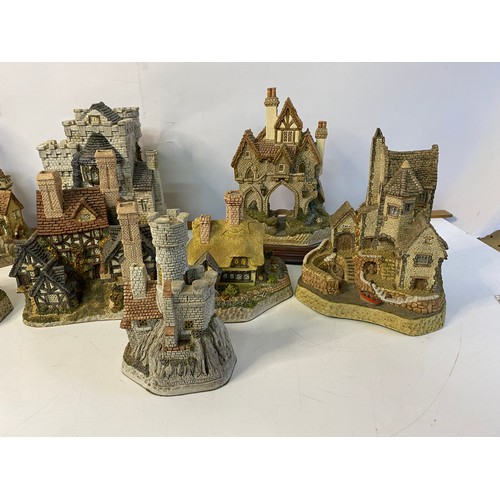 166 - Collection of 9 x David Winter buildings including Premier Editions.