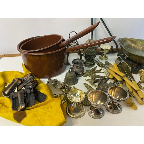 28 - Tray of Brass and Metalware