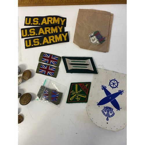 41 - Selection of Military badges, buttons and patches