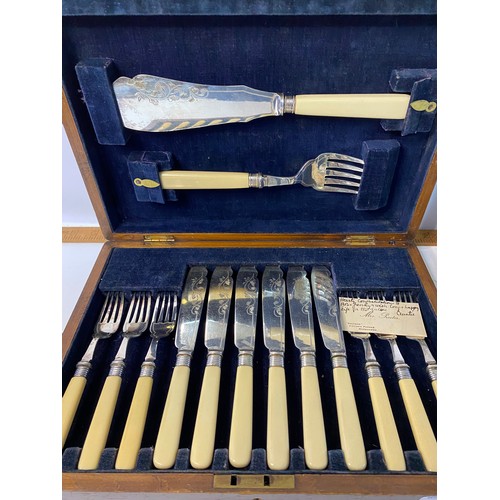 78 - 2 boxed cutlery sets