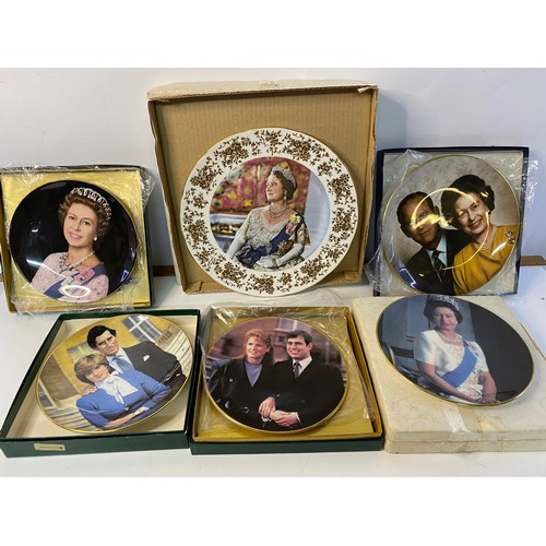 338 - Selection of 6 x boxed Royal Commemorative limited edition plates. Makes include Grafton, Crown Staf... 