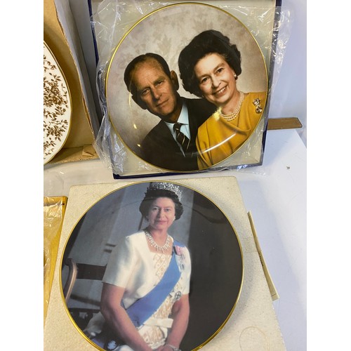 338 - Selection of 6 x boxed Royal Commemorative limited edition plates. Makes include Grafton, Crown Staf... 