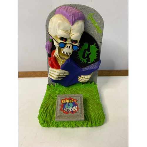 344 - 1996 Goosebumps Curly the Skeleton grave bookends