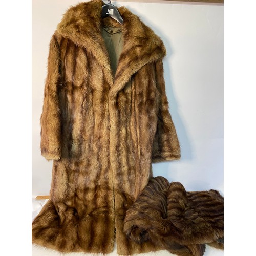 485 - Vintage ladies fur coat and stole, tear on right sleeve