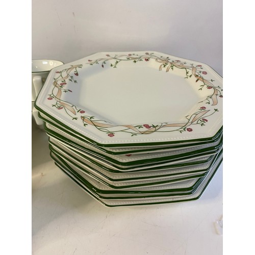 608 - 44 piece Johnson Bros Eternal Beau dinnerware