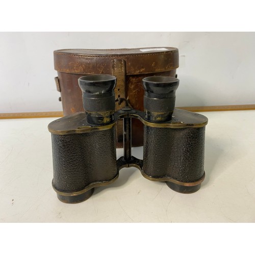 542 - WW1 Military binoculars in leather case