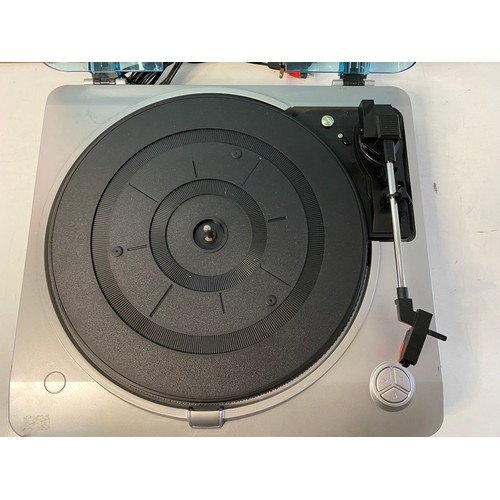 125 - Tevion turntable can be USB or amp, tested and working.