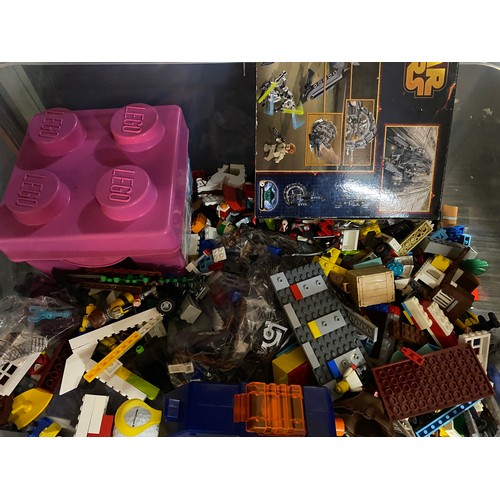 144 - Quantity of mixed Lego weighing approximately 14kg