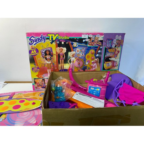 146 - Vintage Sindy TV studio playset.