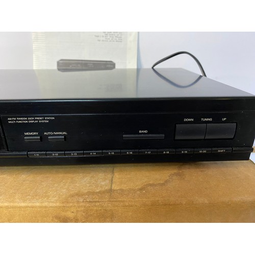 198 - Denon TU-260L AM/FM stereo tuner in box and working.