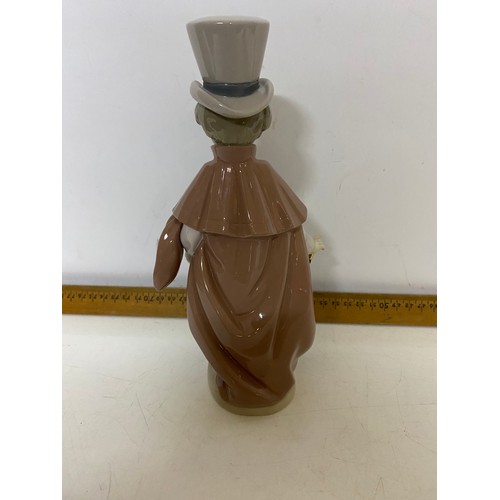 213 - 2 Lladro figures no 6122 