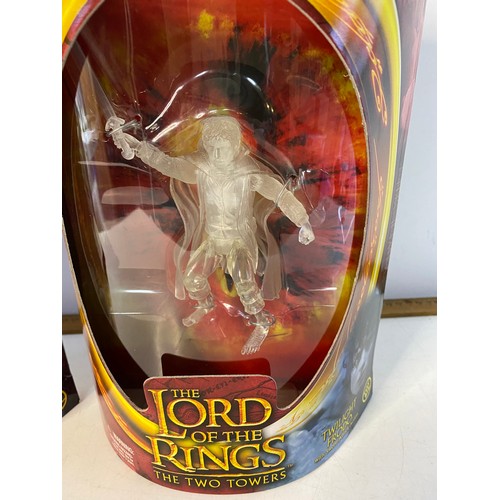 424 - Toy Biz, 2 The Lord of the Rings rare figures from the released series, Twilight Frodo and Super Pos... 