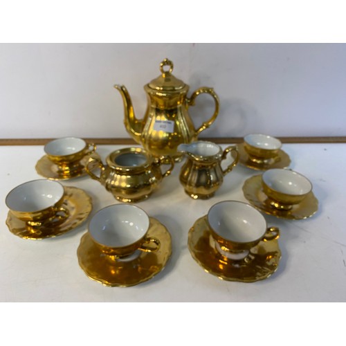 432 - Bareuther Bavarian coffee set comprising 6 x cups and saucers, coffee pot, milk and sugar bowl. Slig... 