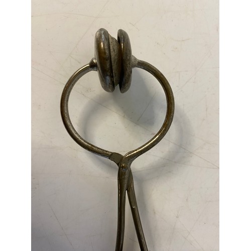 447 - Victorian skirt lifter