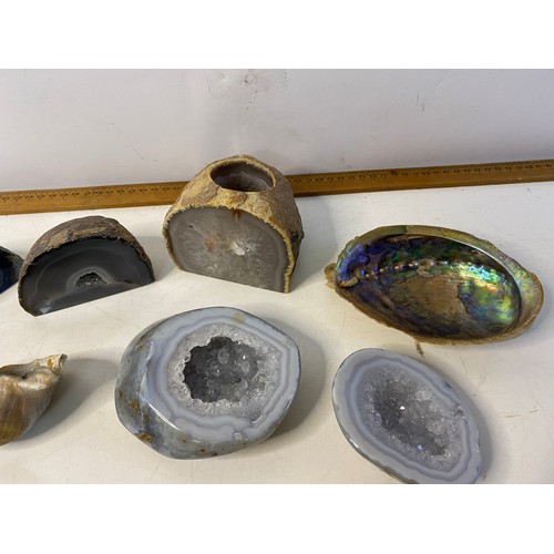 231 - Selection of rocks, geodes and shells