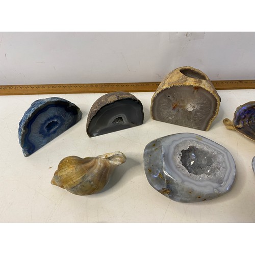 231 - Selection of rocks, geodes and shells