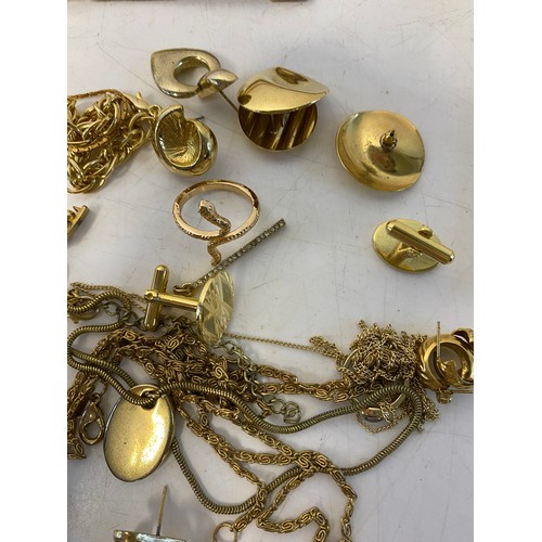 242 - Assortment of gold plated and gold tone jewellery