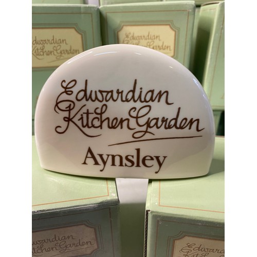 243 - Box of 30 Aynsley 