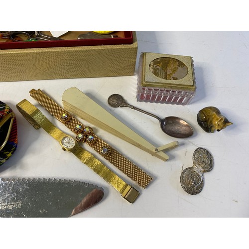 306 - An Assortment of curios, silver and jewellery.