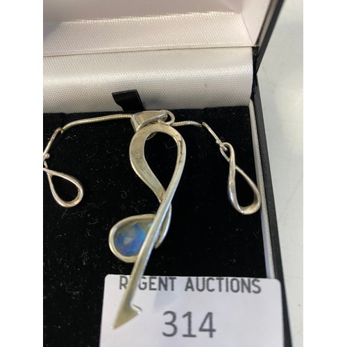 314 - 925 silver necklace and ear-ring set.