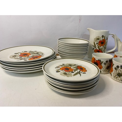 350 - Selection of J and G Meakin studio pottery 'poppy' pattern comprising tea pot, water jug, 6 x dinner... 