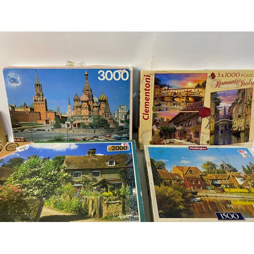 371 - Collection of jigsaws