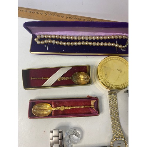 283 - Assortment of jewellery including watches, gents accessories and curios.