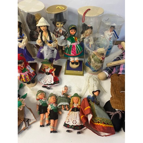 291 - Box of vintage dolls, traditional dress and souvenir style plus 2 vintage puppets