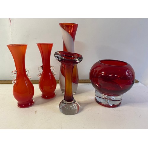 503 - Pair of vintage hand blown glass bud vases, Murano POP collection vase and 2 bubble glass red vases