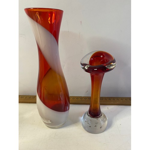 503 - Pair of vintage hand blown glass bud vases, Murano POP collection vase and 2 bubble glass red vases