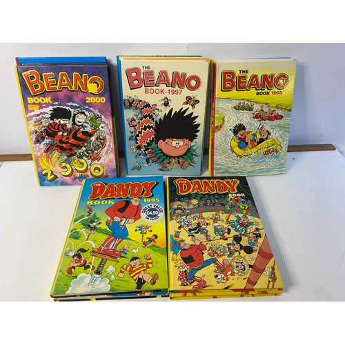 1 - Run of Beano annuals 1995-2001 and Dandy annuals 1995-1999 inclusive.