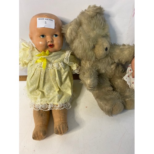 5 - 2 vintage teddy bears and 2 vintage dolls.