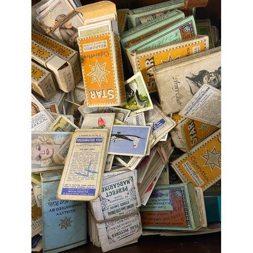 99 - Selection of vintage cigarette cards