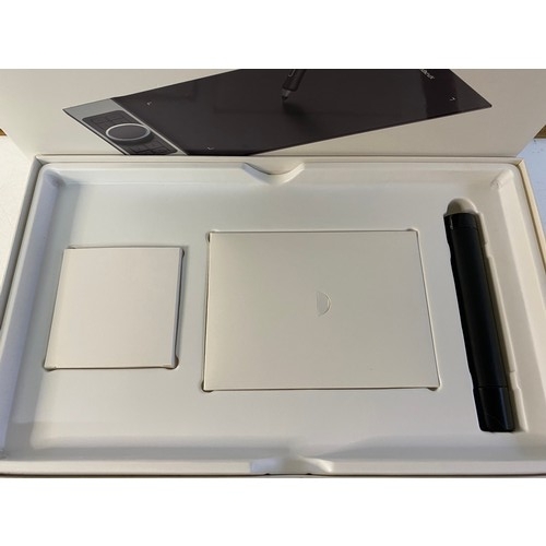 179 - Boxed XP-Pen Deco Pro Medium digitizer graphic tablet.