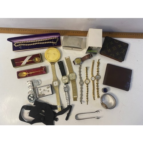 283 - Assortment of jewellery including watches, gents accessories and curios.