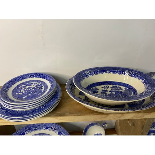 645 - Box of blue and white china and ceramics