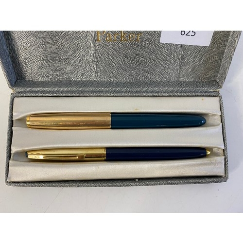 625 - 2 vintage fountain pens including a Parker with 12ct rolled gold lid and a Watermans. Presented in a... 