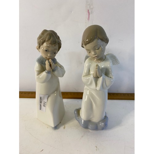 891 - 3 x Nao figurines, 1072 'choir boys', 1426 'celestial prayer' and 1262 'boy praying' tallest is 19cm... 