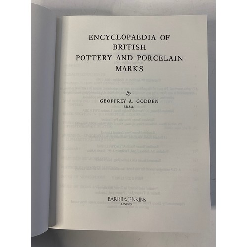 516 - Encyclopaedia of British pottery and porcelain marks.