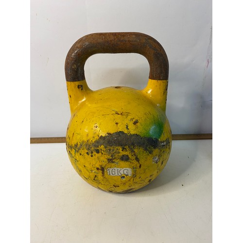 540 - 3 Vintage kettle weights 6kg, 12kg 16kg