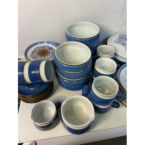 559 - Denby Chatsworth dinner set including dinner plates, side plates, coffee pot and more.