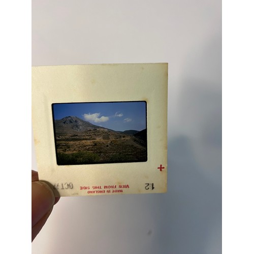 600 - Large collection of 35mm slides.