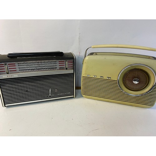 829 - Collection of vintage radios. Makes include Robert R600, Philco solid state, Siera all transistor an... 