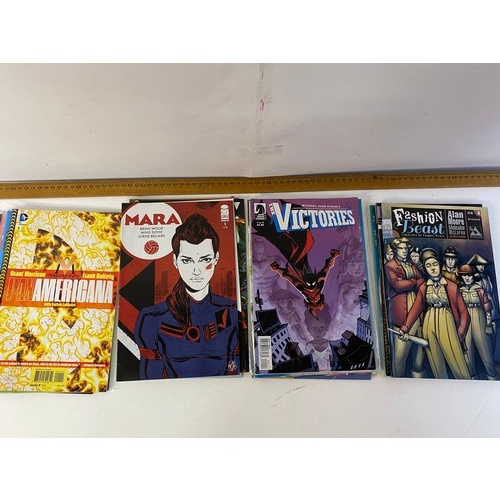 512 - Collection of comics.