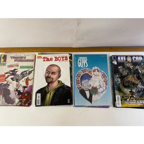 512 - Collection of comics.