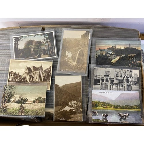 598 - Box of approximately 1200 x vintage postcards all in protective sleeves.