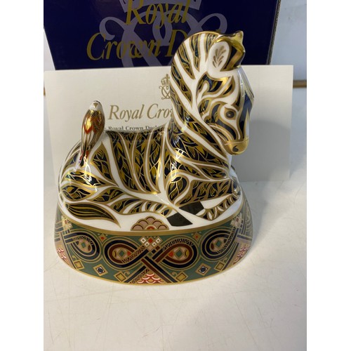 784 - Boxed Crown Derby paperweight Zebra in as new condition with gold stopper to base which shows first ... 